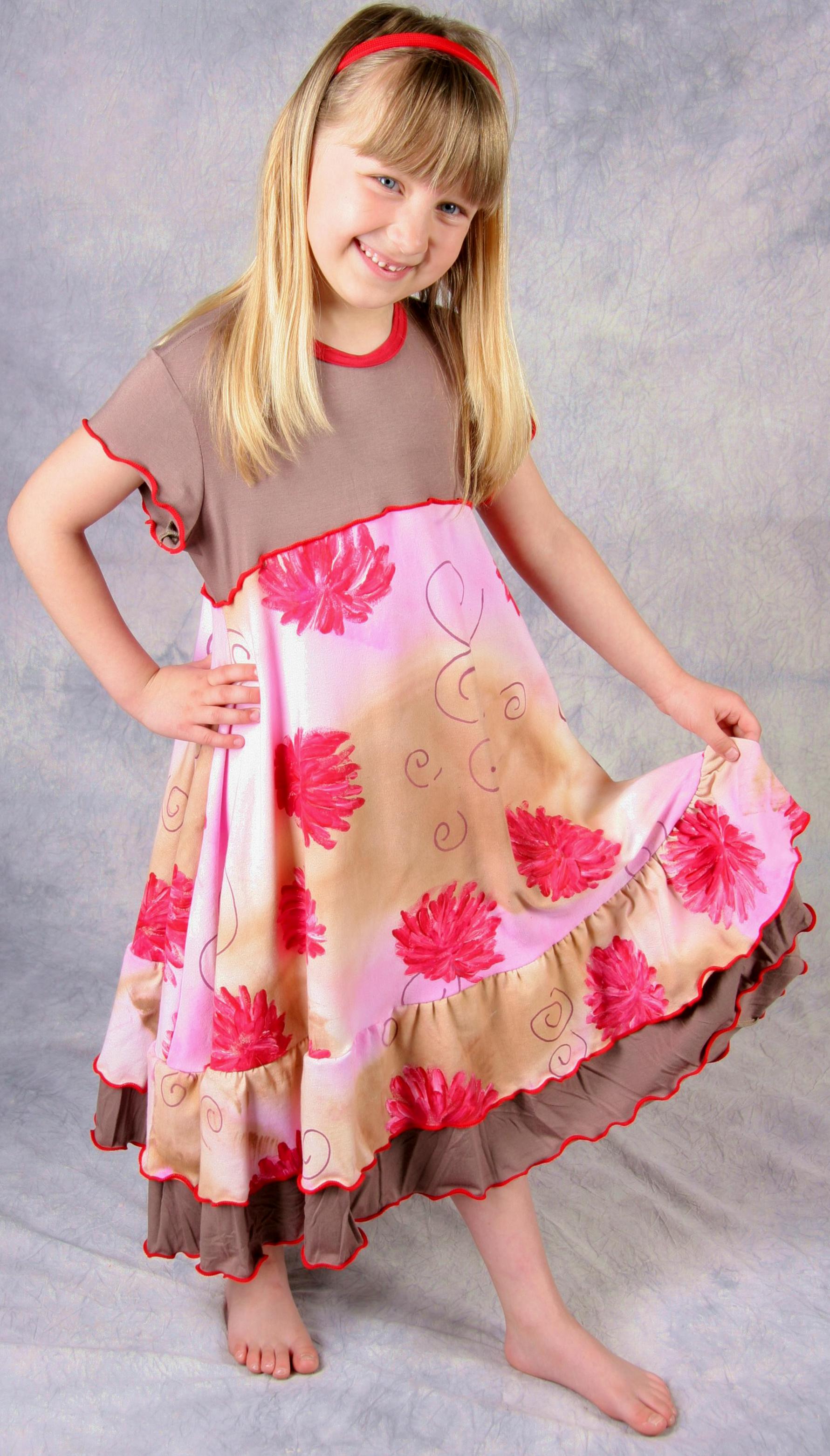 DahliasDressLiftSkirtPose.JPG