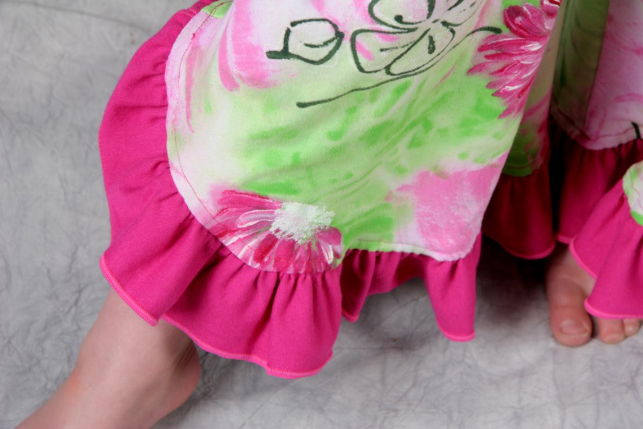 GreenPinkDaisyEuroPant.JPG GreenPinkDaisyEuroPant.JPG